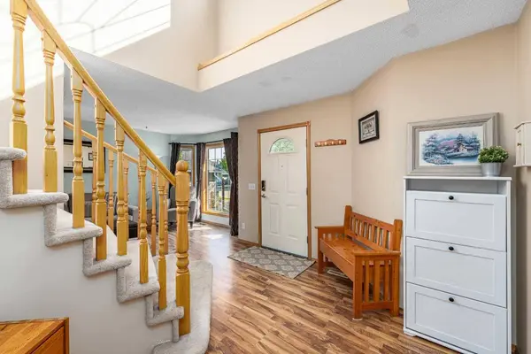 681 Harvest Hills DR NE, Calgary, AB T3K 4R3