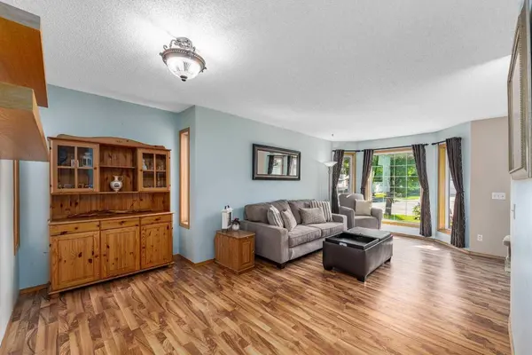 681 Harvest Hills DR NE, Calgary, AB T3K 4R3