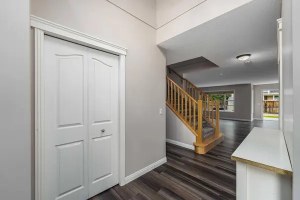 243 Covehaven TER NE, Calgary, AB T3K 6H5
