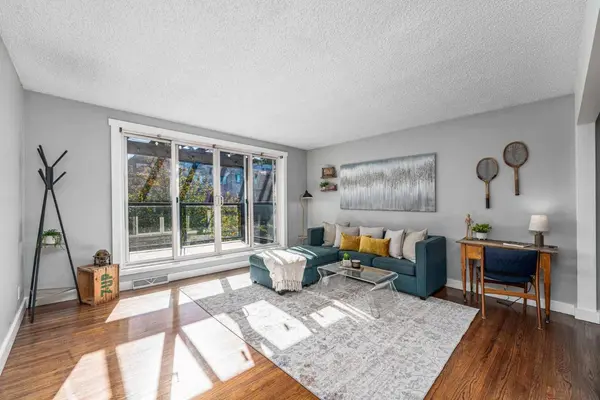 1908 28 AVE SW #301, Calgary, AB T2T 1K1