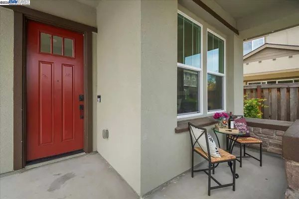 39009 Bernadine Dutra Cmn, Fremont, CA 94538