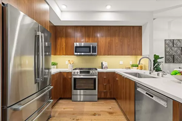 1101 W El Camino Real #209, Mountain View, CA 94040-2743