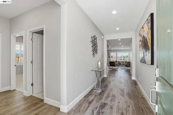 2542 Azalea Ave, Tracy, CA 95376