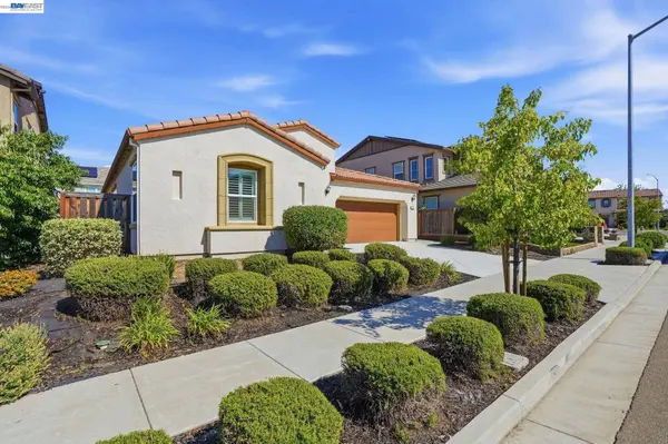 2542 Azalea Ave, Tracy, CA 95376