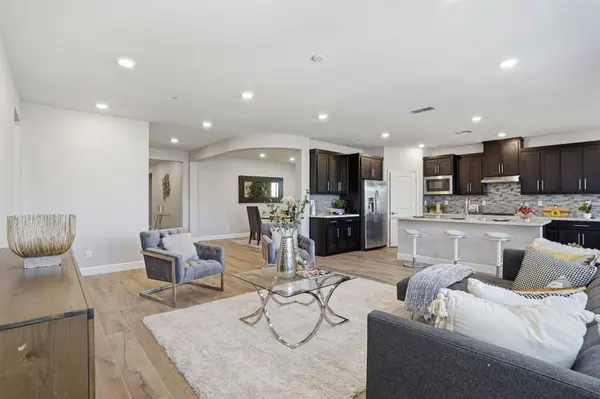 2542 Azalea Ave, Tracy, CA 95376-8210
