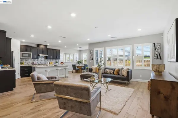 2542 Azalea Ave, Tracy, CA 95376