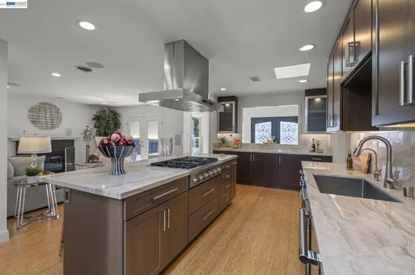 35596 Linda Dr, Fremont, CA 94536