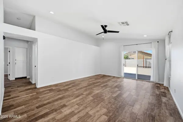 868 E LAREDO Street, Chandler, AZ 85225