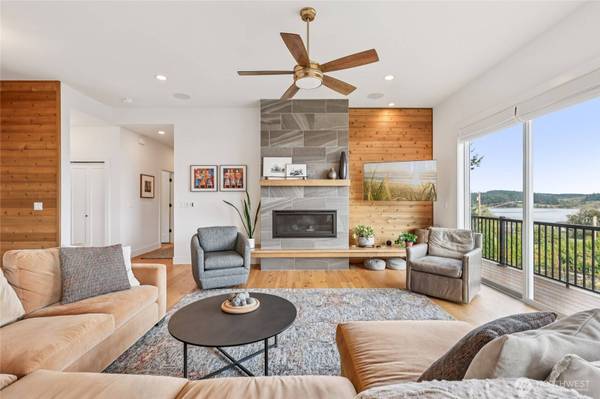 505 Michelle DR, Camano Island, WA 98282