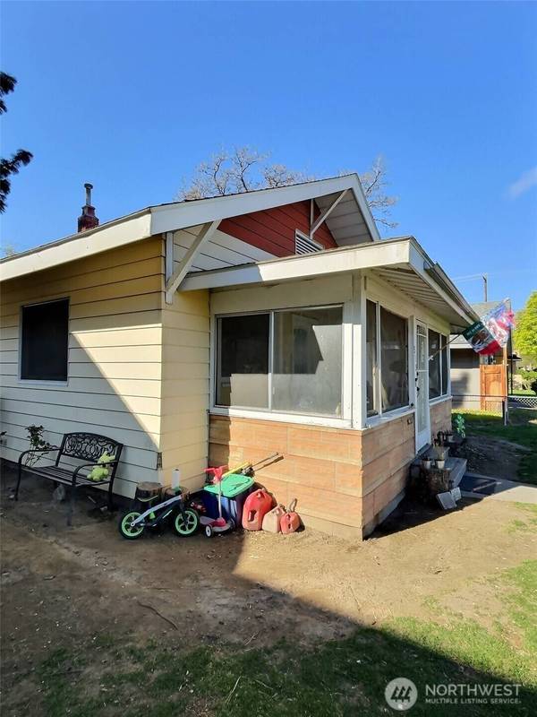 519 W Albany Avenue Ct, Kennewick, WA 99336