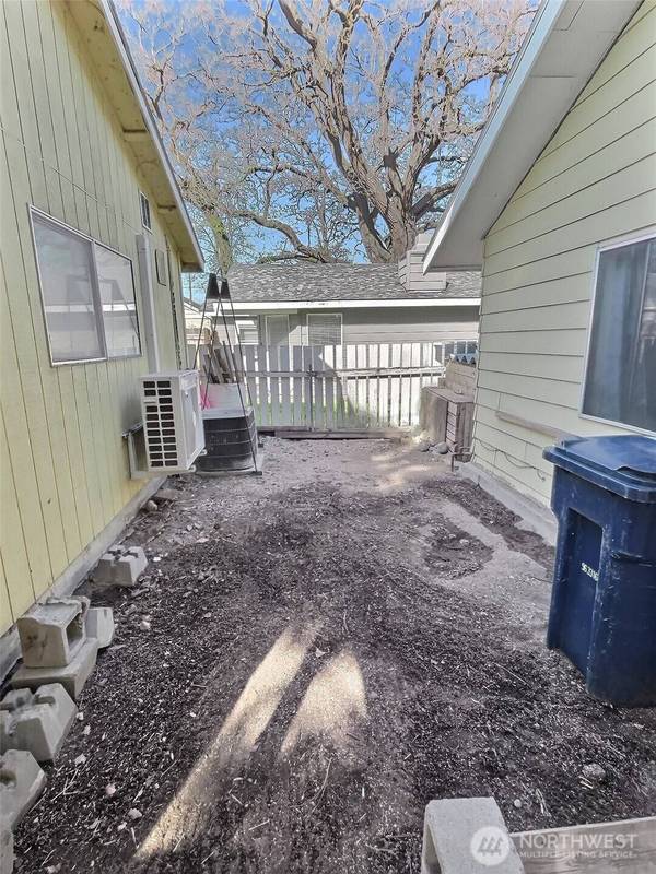 519 W Albany Avenue Ct, Kennewick, WA 99336