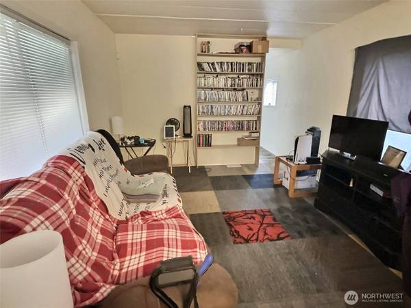 5911 79th Street Ct E #24, Puyallup, WA 98371