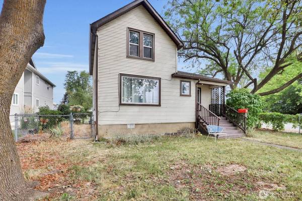 1529 E Desmet, Spokane, WA 99202