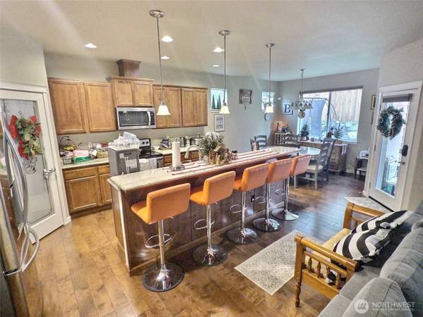 8936 28th WAY SE, Olympia, WA 98513