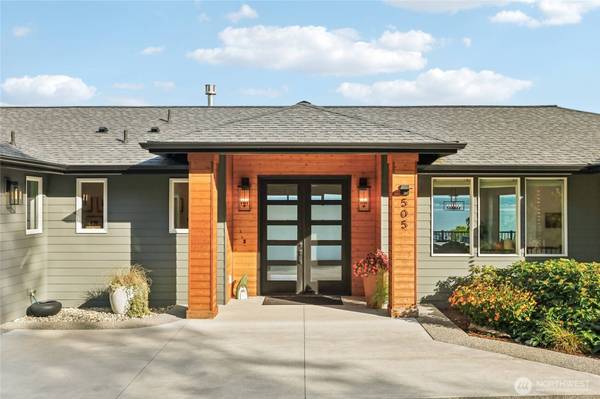 505 Michelle DR, Camano Island, WA 98282