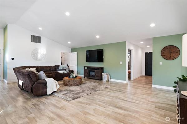 1205 Ashlynn CT, Everson, WA 98247