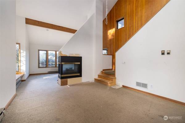 812 Whatcom ST #104, La Conner, WA 98257