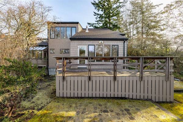 812 Whatcom ST #104, La Conner, WA 98257