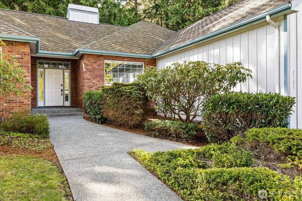 2305 Lake Park DR, Anacortes, WA 98221