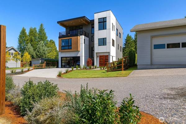 711 Poplar DR, Bellingham, WA 98226