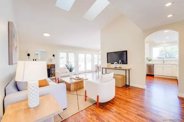 7115 Manzanita St, Carlsbad, CA 92011