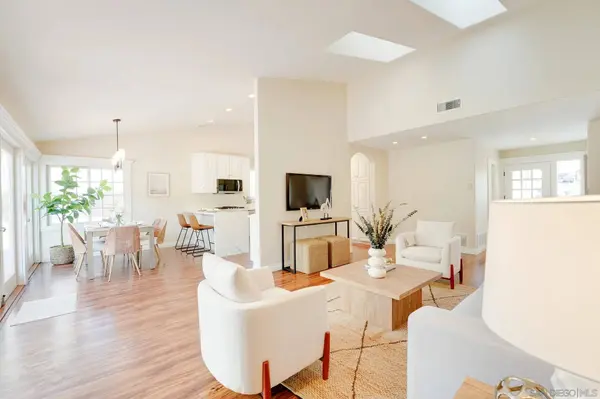 7115 Manzanita St, Carlsbad, CA 92011