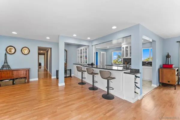 2360 Torrey Pines Rd #28, La Jolla, CA 92037