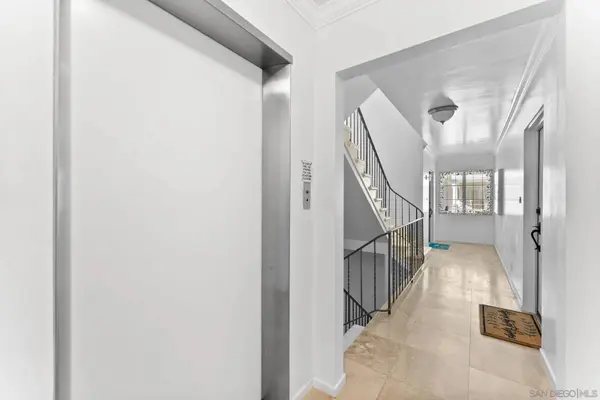 2360 Torrey Pines Rd #28, La Jolla, CA 92037