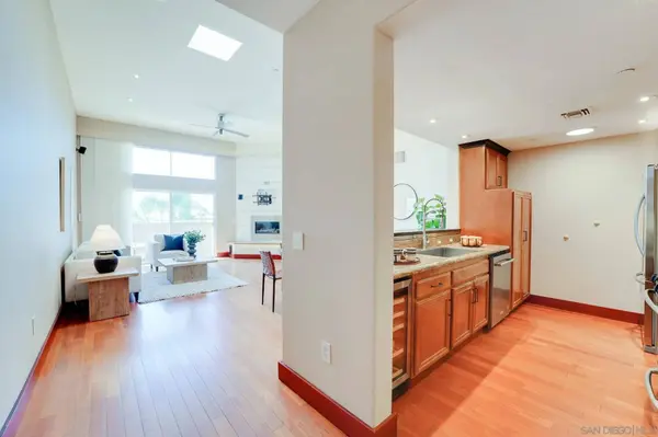 3990 Centre #307, San Diego, CA 92103