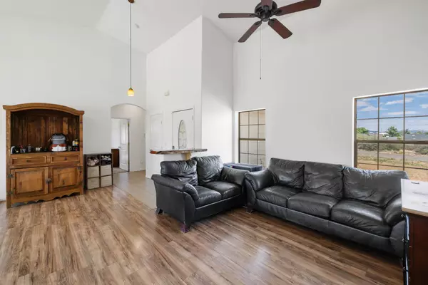 20613 E Wagon Way, Mayer, AZ 86333-2677