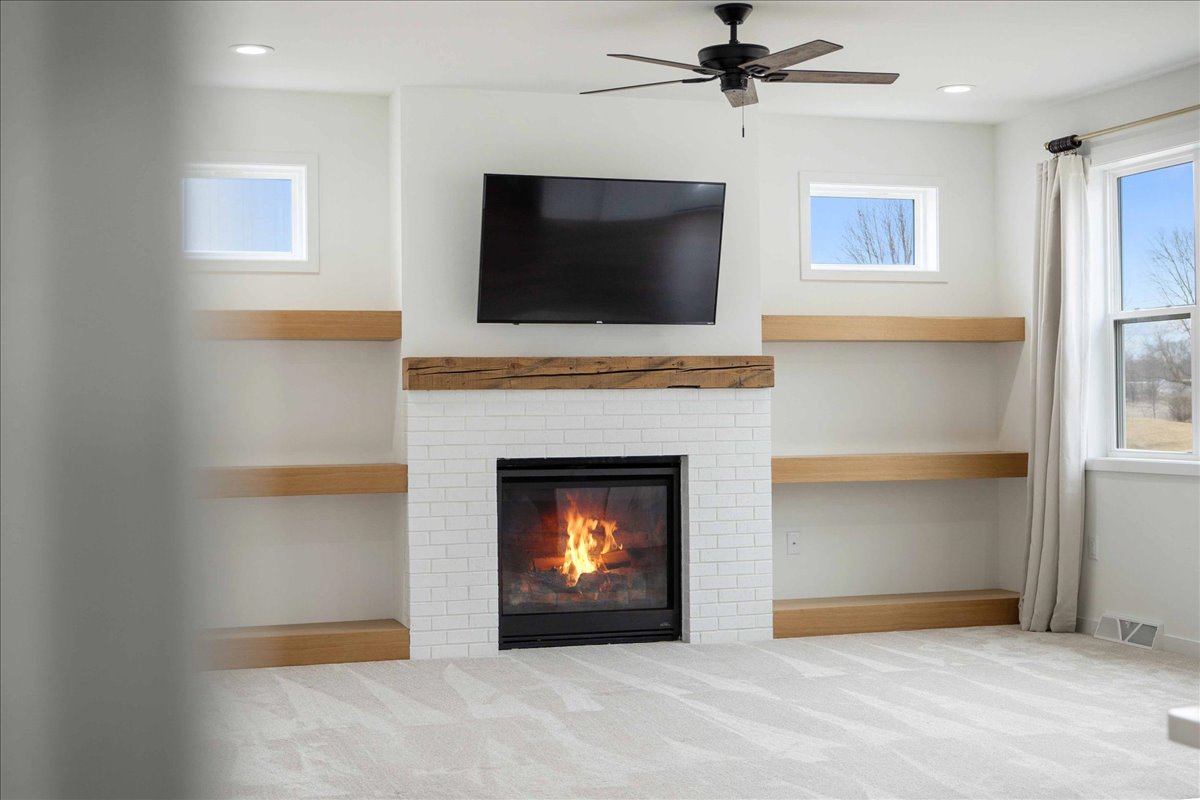 Oregon WI Home for Sale 862 Leeward Lane Realtor Tina Jones The Minter Team