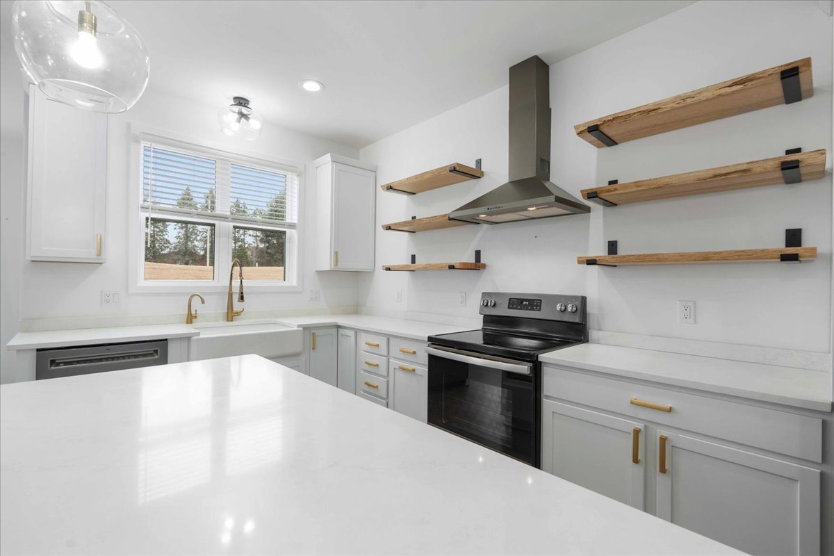Oregon WI Home for Sale 862 Leeward Lane Realtor Tina Jones The Minter Team