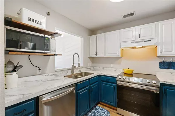 102 Prairie Heights Drive #310, Verona, WI 53593