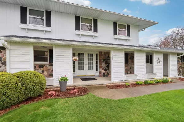 1220 Hickory Drive, Jefferson, WI 53549