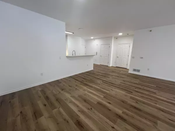 65 Cherokee Circle #102, Madison, WI 53704