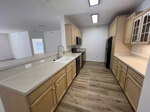 65 Cherokee Circle #102, Madison, WI 53704