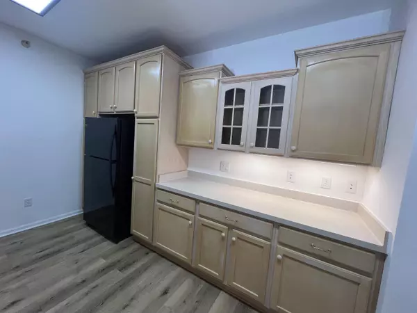 65 Cherokee Circle #102, Madison, WI 53704