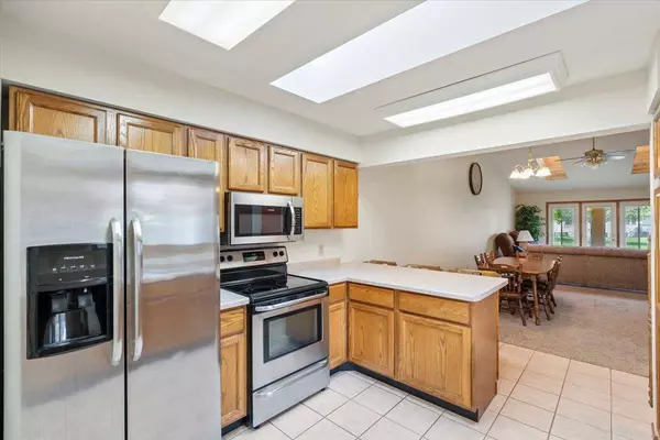 730 Kensington Square, Stoughton, WI 53589