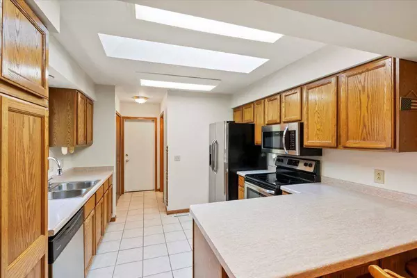 730 Kensington Square, Stoughton, WI 53589