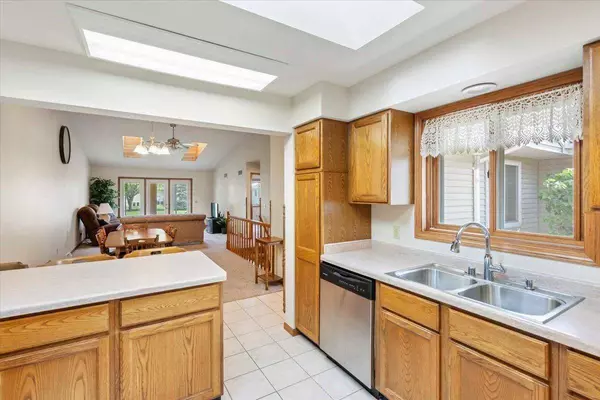 730 Kensington Square, Stoughton, WI 53589