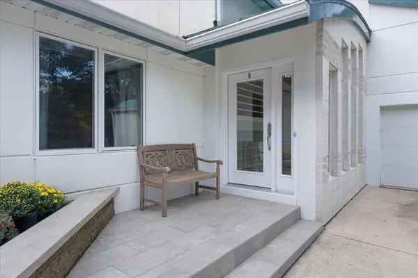 1484 Ravenoaks Trail, Oregon, WI 53575