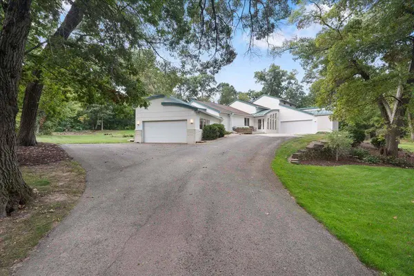 1484 Ravenoaks Trail, Oregon, WI 53575