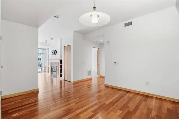 309 W Washington Avenue #310, Madison, WI 53703
