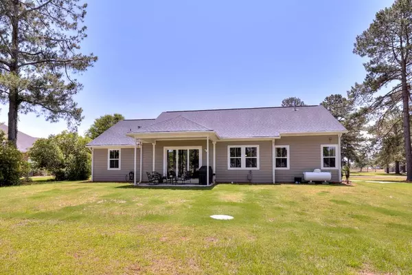 409 Pine Lake Ct., Manning, SC 29102