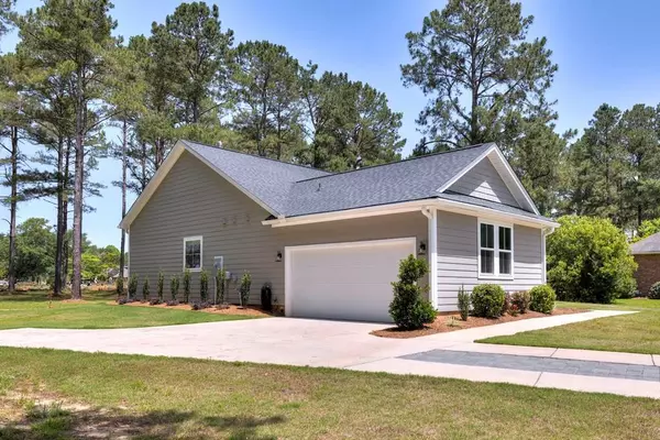 409 Pine Lake Ct., Manning, SC 29102