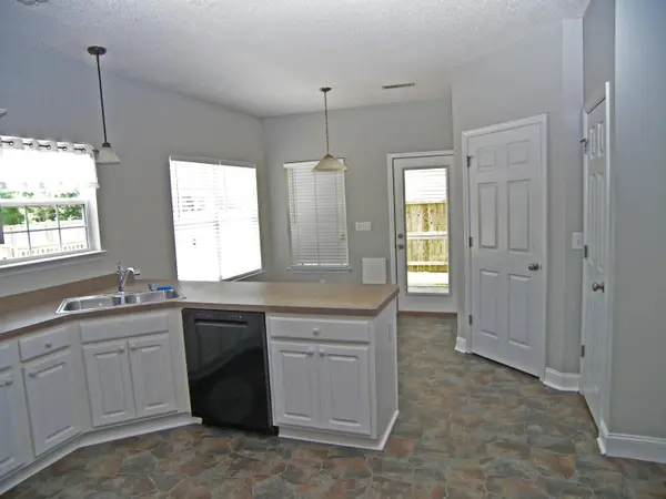 400 Barreling Ct, Moncks Corner, SC 29461