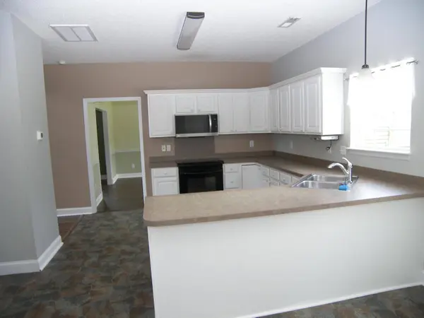 400 Barreling Ct, Moncks Corner, SC 29461