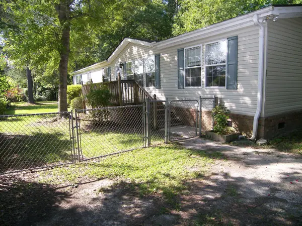 100 Autumn Ln, Moncks Corner, SC 29461