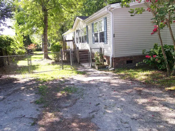 100 Autumn Ln, Moncks Corner, SC 29461
