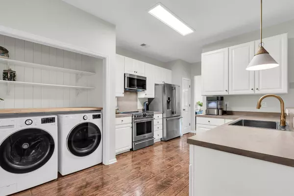 2727 Four Winds Pl, Mount Pleasant, SC 29466